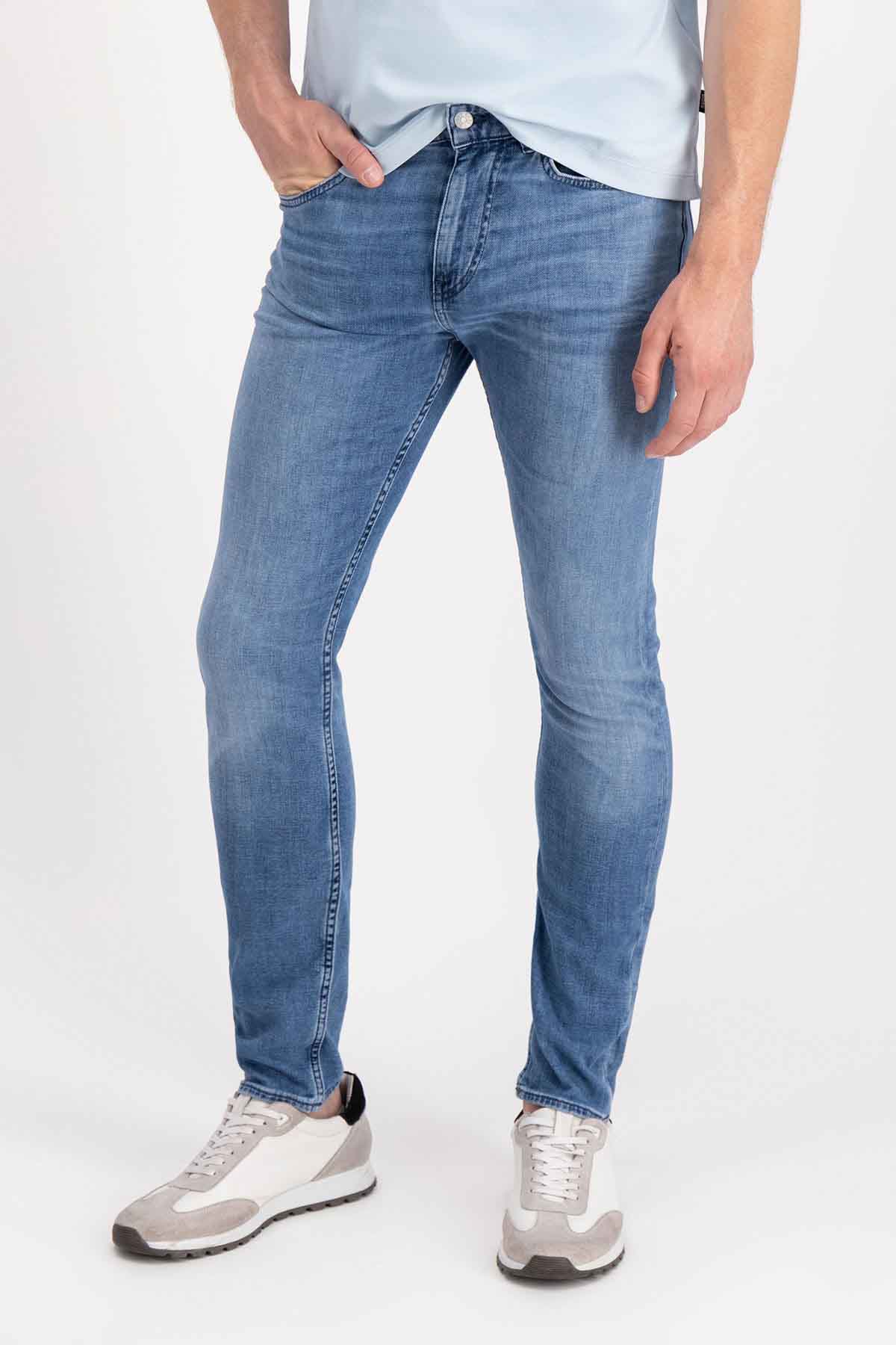 VAQUEROS SLIM FIT EN DENIM ELÁSTICO AZUL SUPERSUAVE