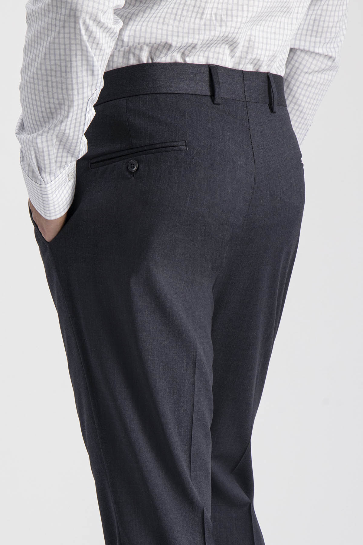 Pantalón Roberts Slim fit Color gris oxford image number 9