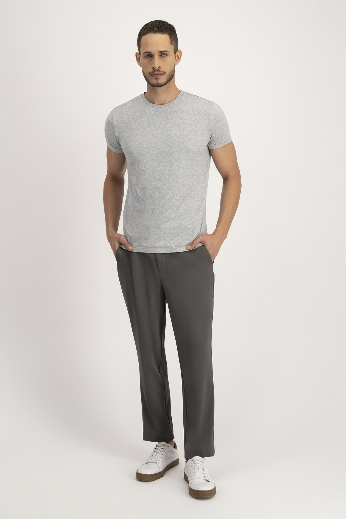 Playera ANATOMIC TECHNOLOGY Roberts Red Gris Slim Fit