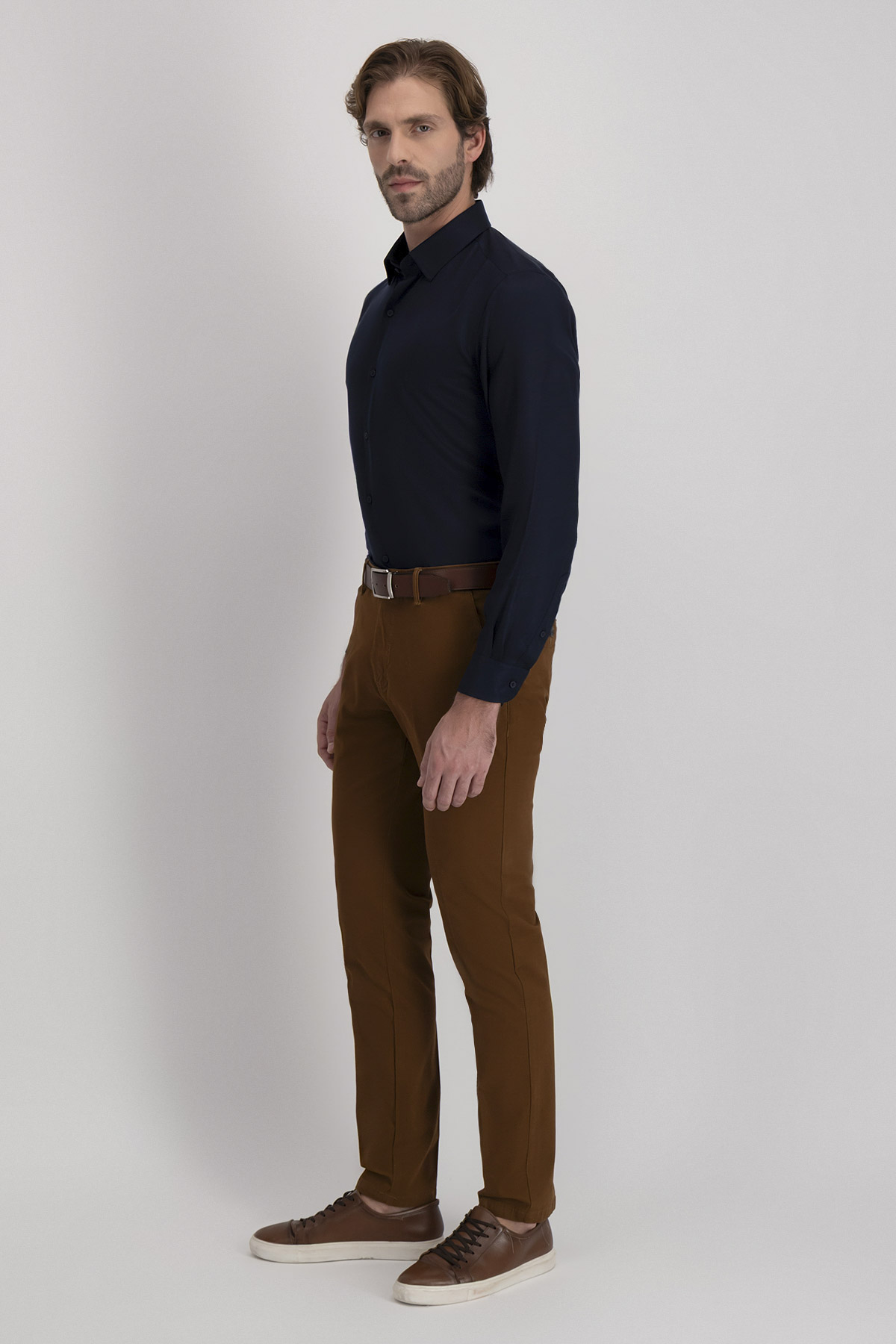 Pantalón Contemporary image number 2