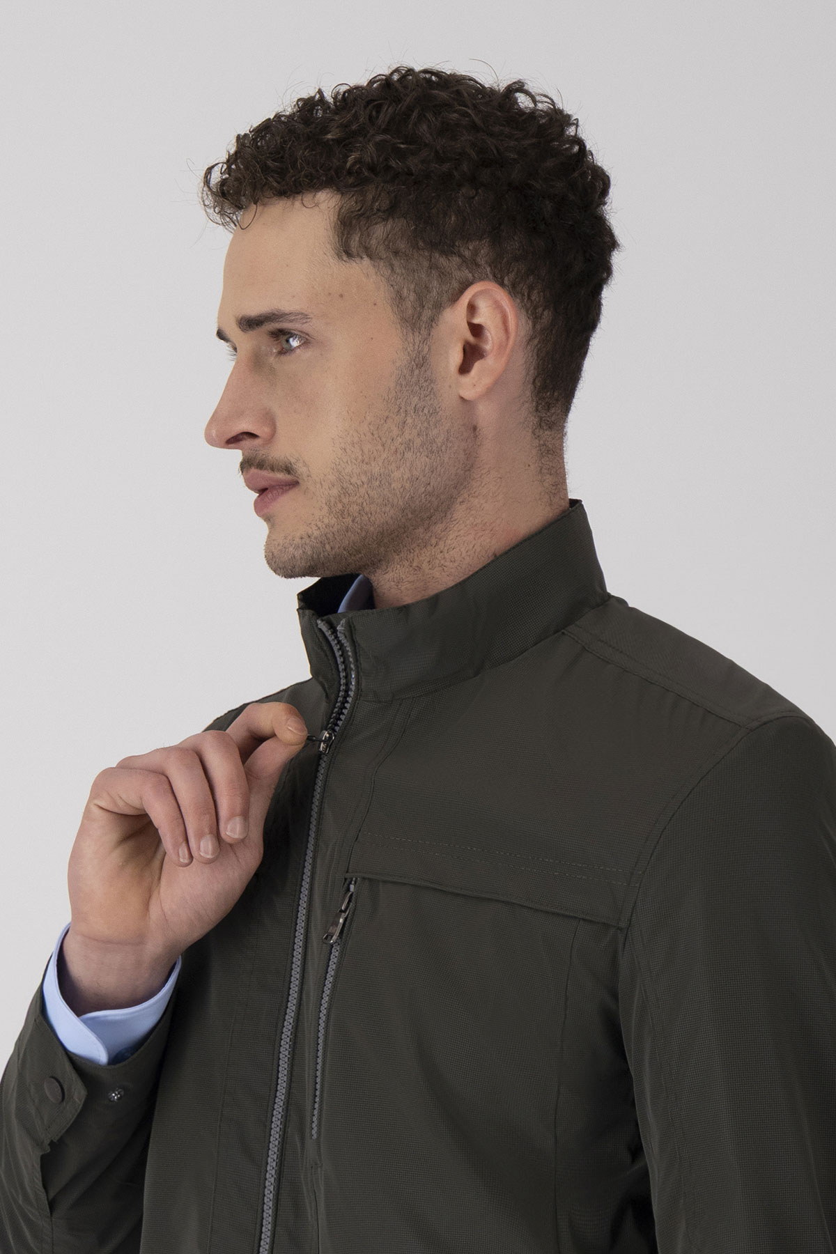 Chamarra Ligera Regular Fit