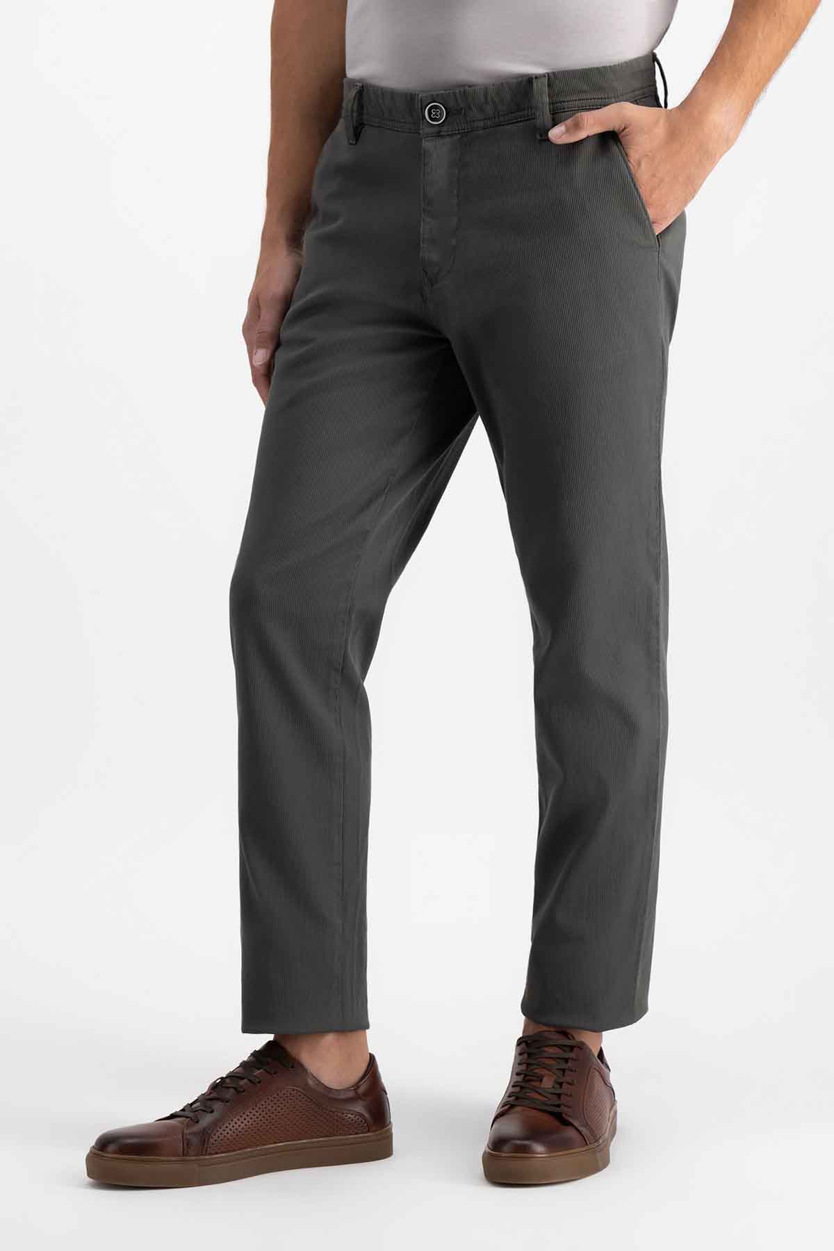 Pantalón Chino Calderoni Color Kaki Contemporary Fit