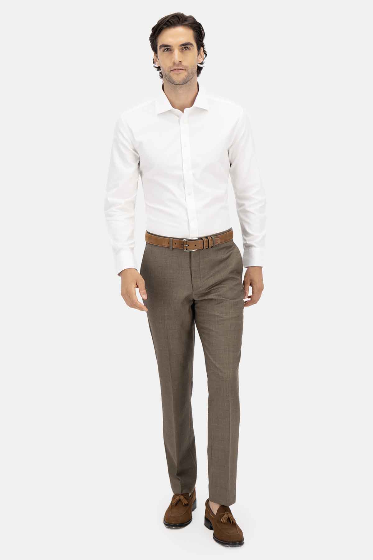 Pantalón Separate Roberts Color cafe Contemporary fit