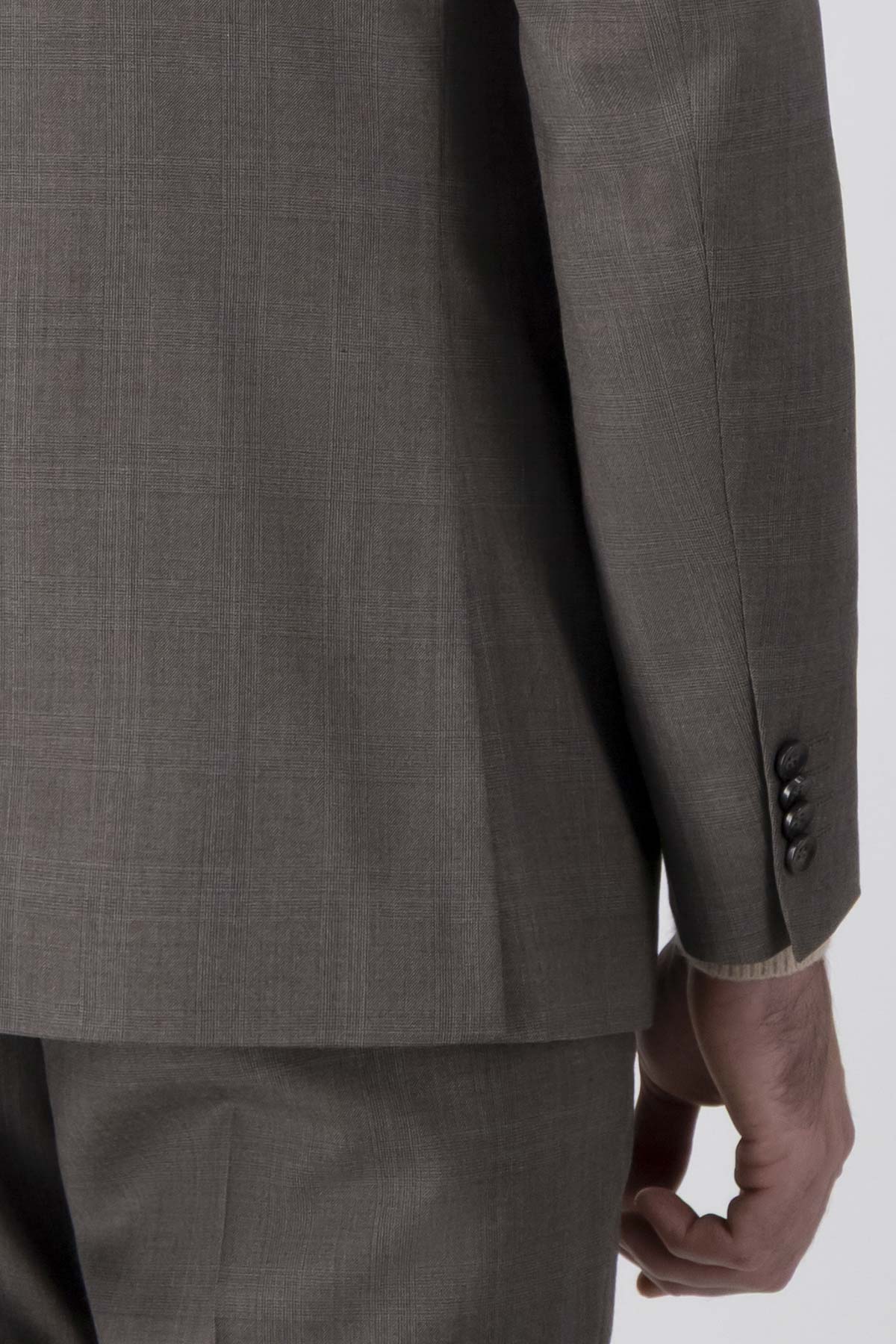 Traje image number 4