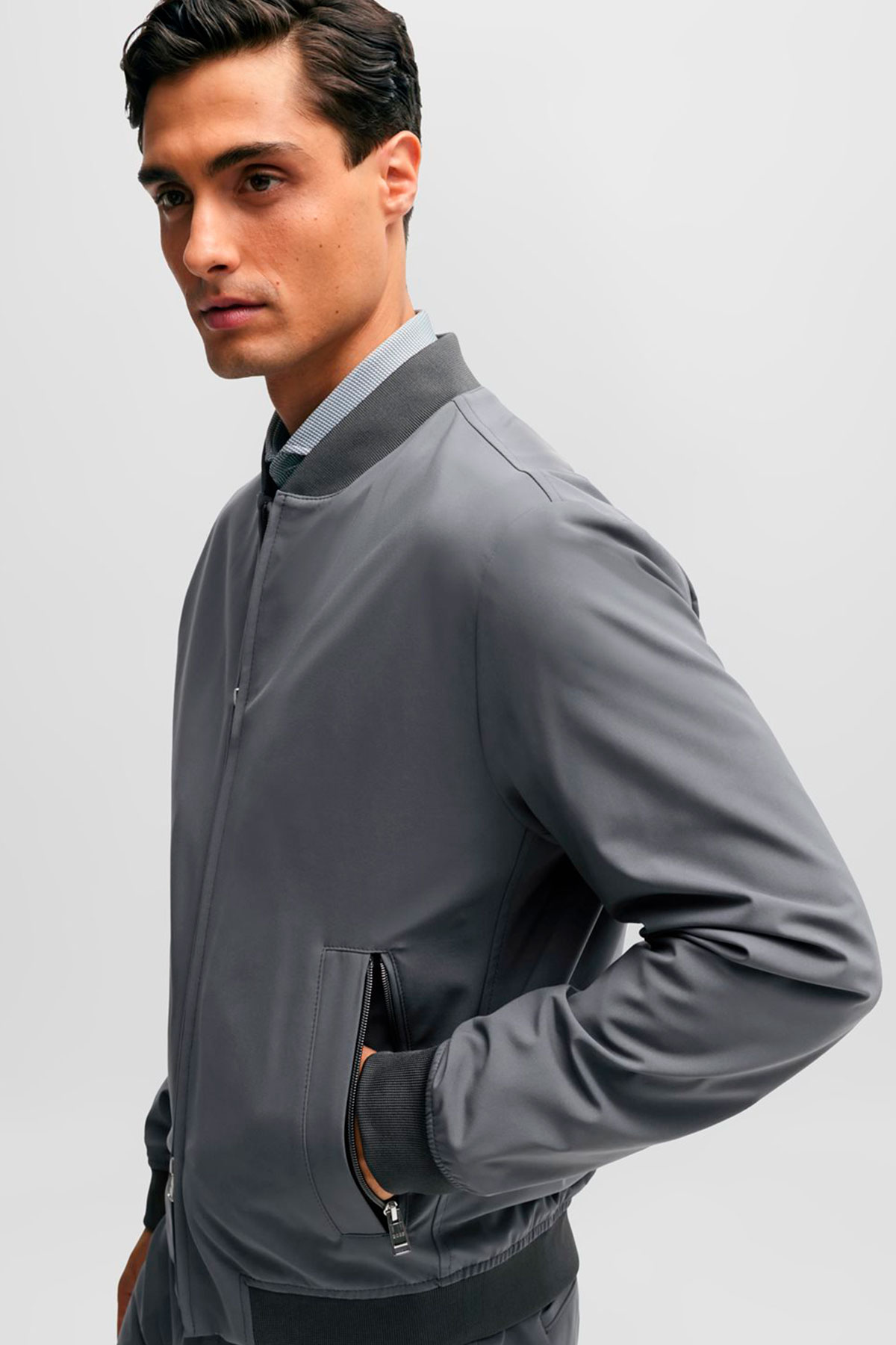Chamarra Boss Gris Slim Fit image number 4