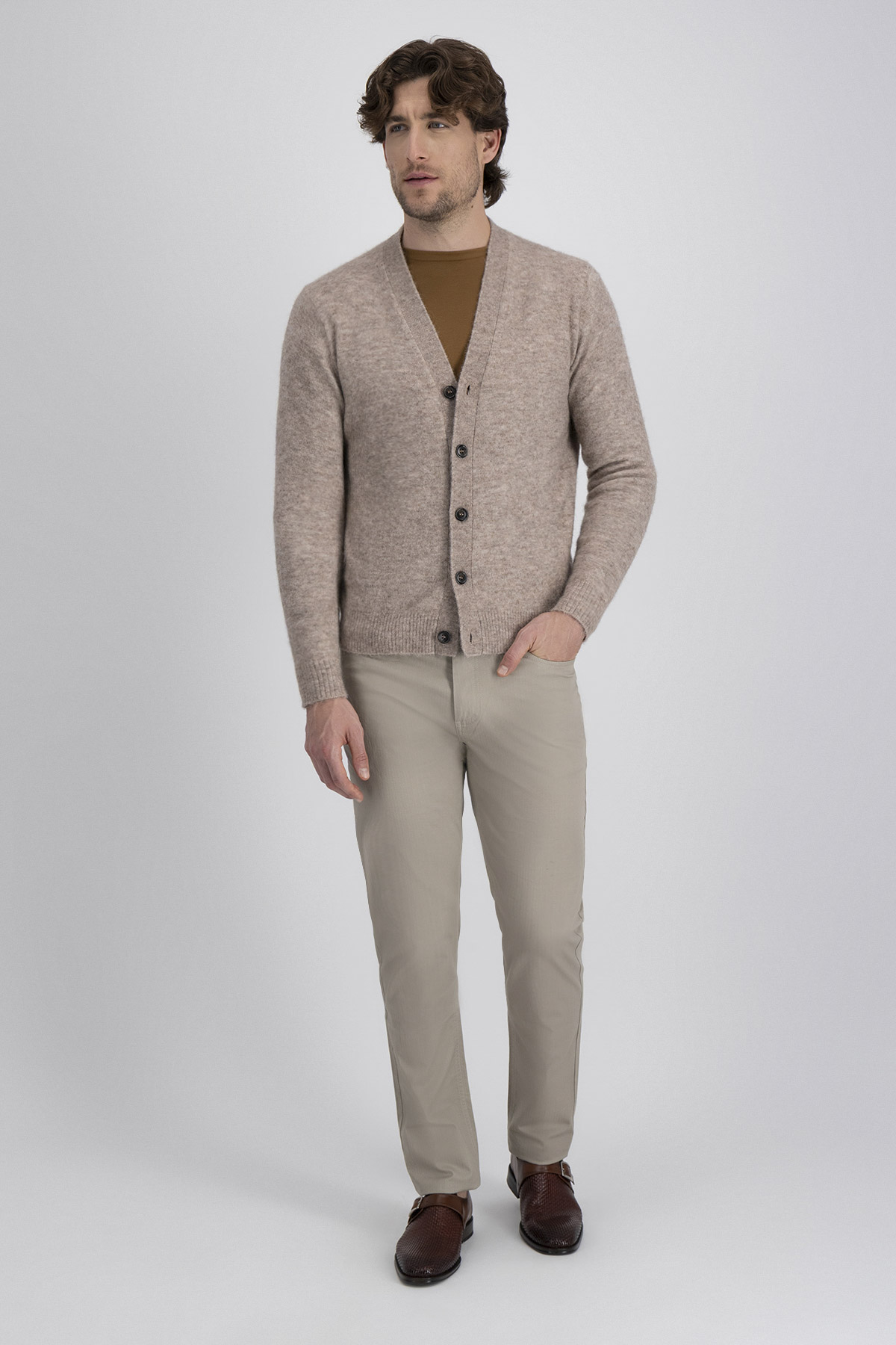 Sueter Cardigan Contemporary Fit image number 4