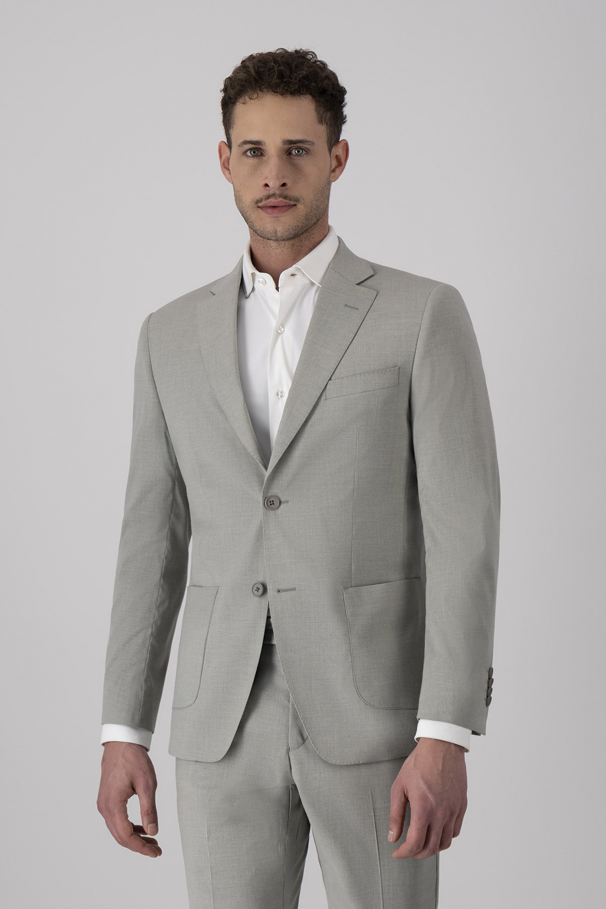 traje roberts red