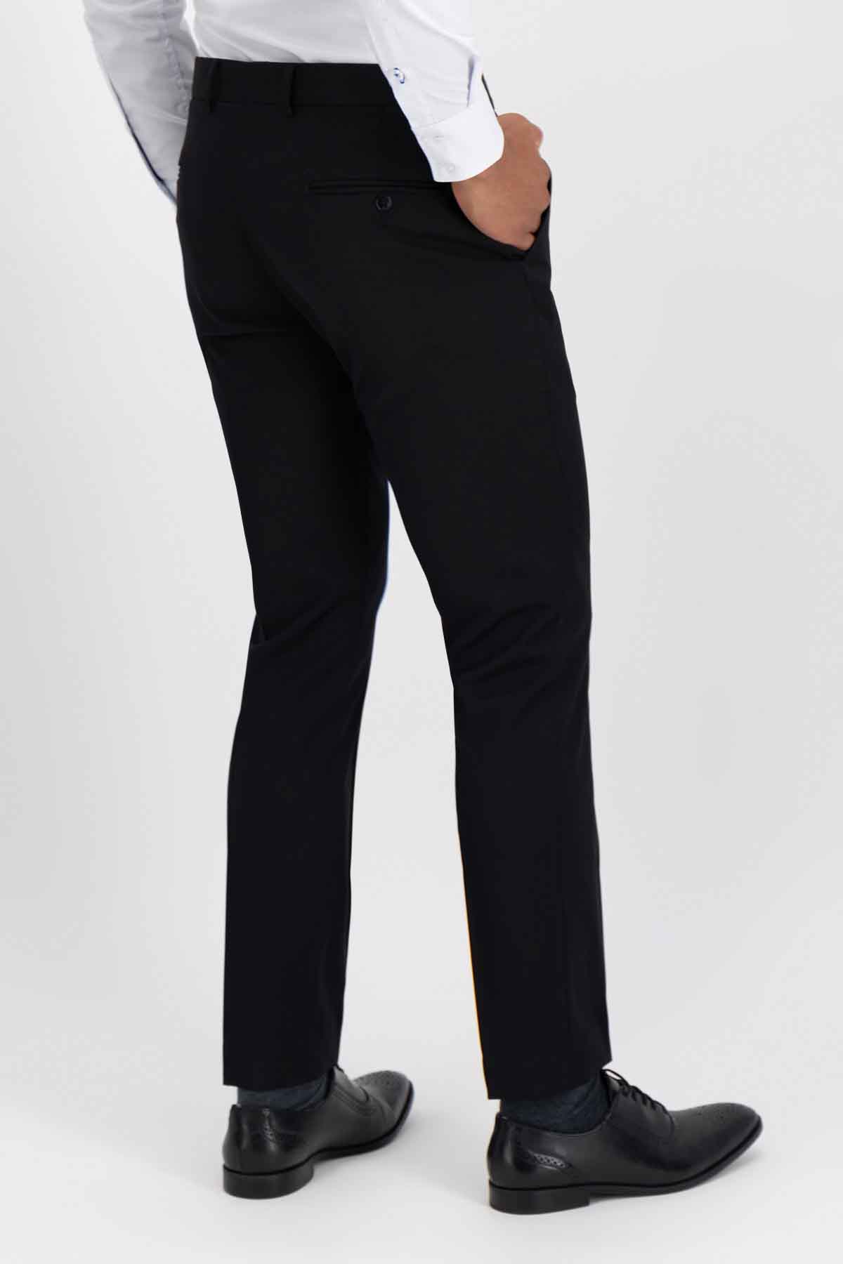 Pantalón Roberts Negro Slim Fit