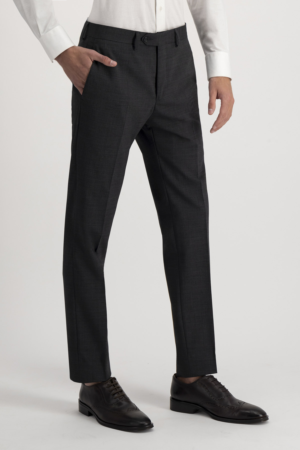 Traje Roberts Red Negro Slim Fit