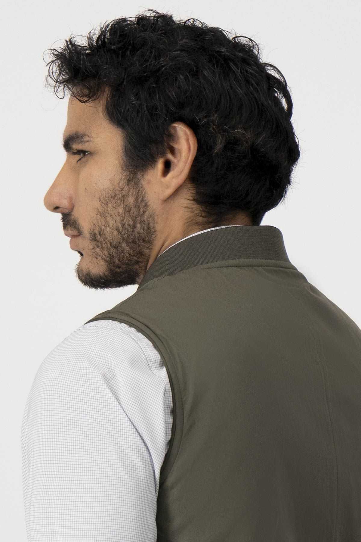 Chaleco Reversible Modern Fit image number 1