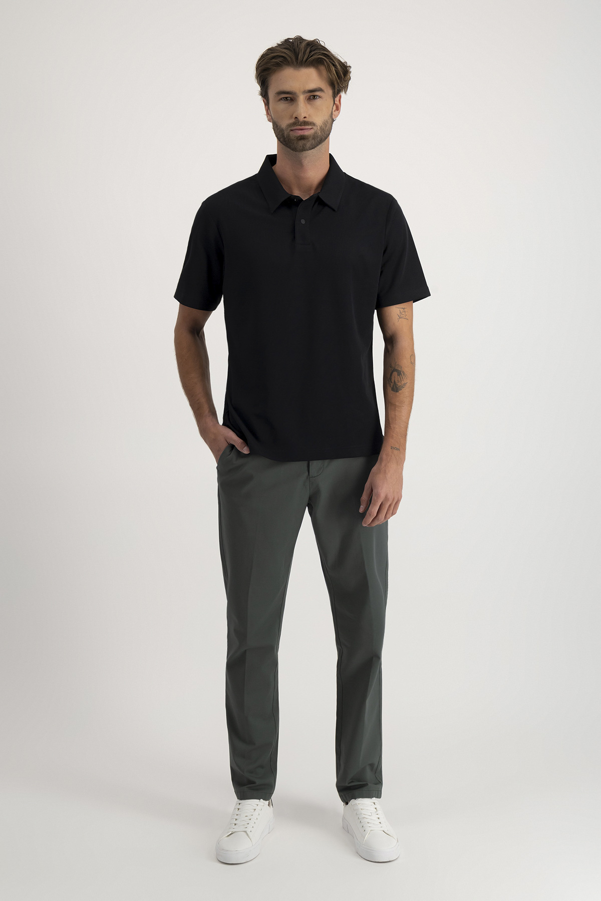Polo EASY CARE TECHNOLOGY Roberts Color Negro Contemporary Fit