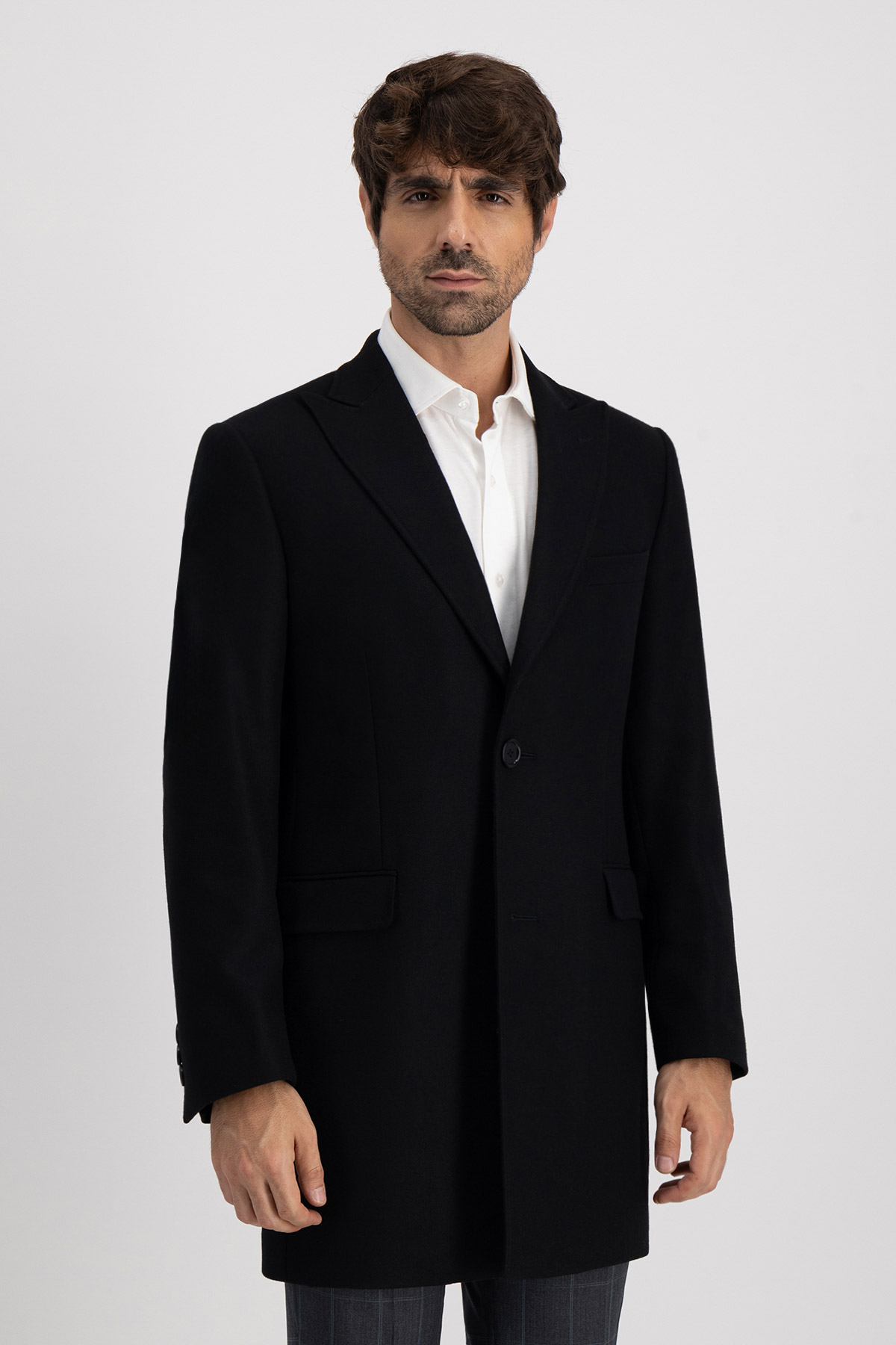 Abrigo Roberts Negro Contemporary Fit