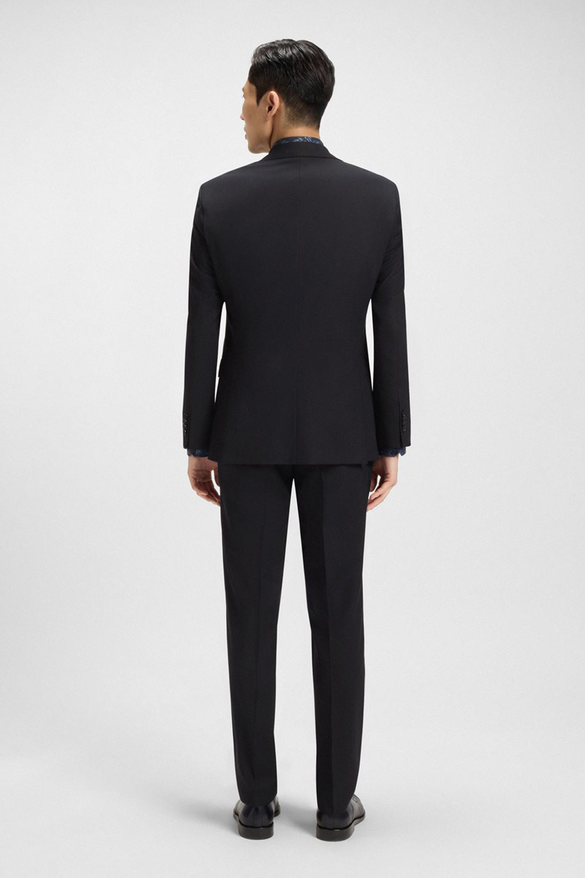 Traje Regular Fit De Lana Elástica Con Microestampado image number 3