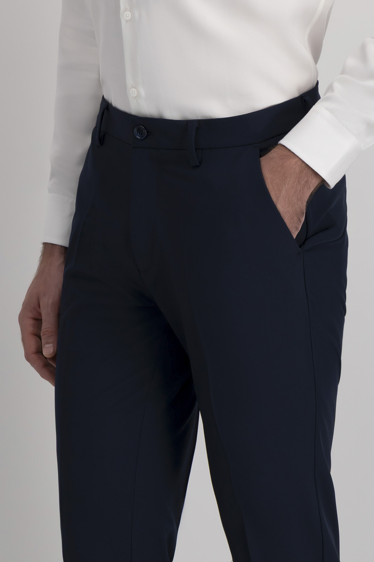 Pantalón Contemporary image number 1