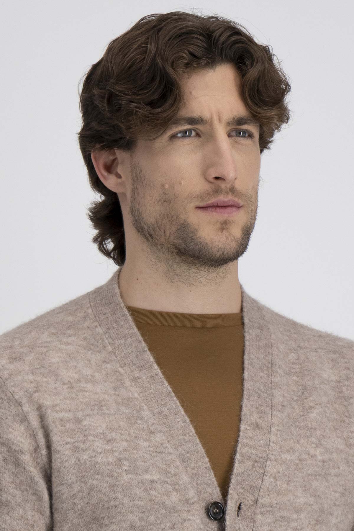 Sueter Cardigan Contemporary Fit image number 1