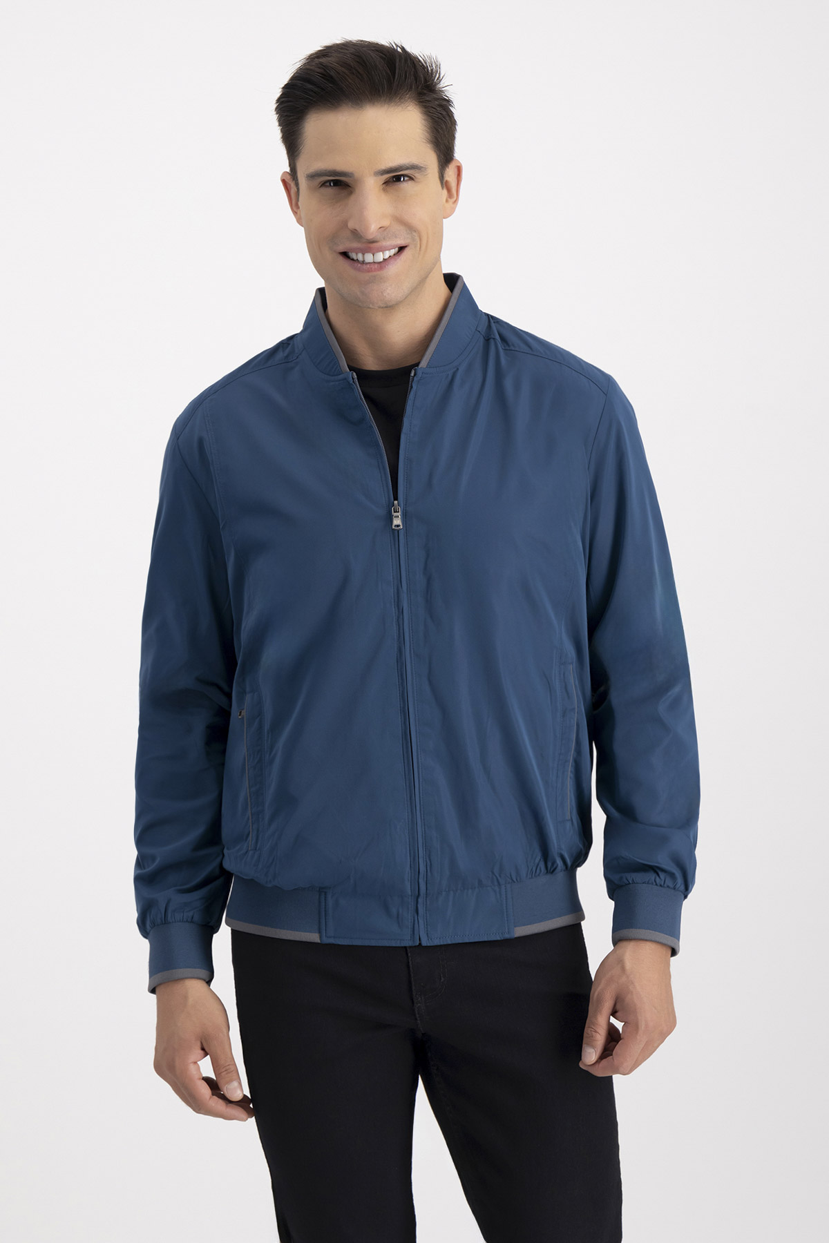 Chamarra LIGHT JACKET Azul Marino Roberts Contemporary Fit