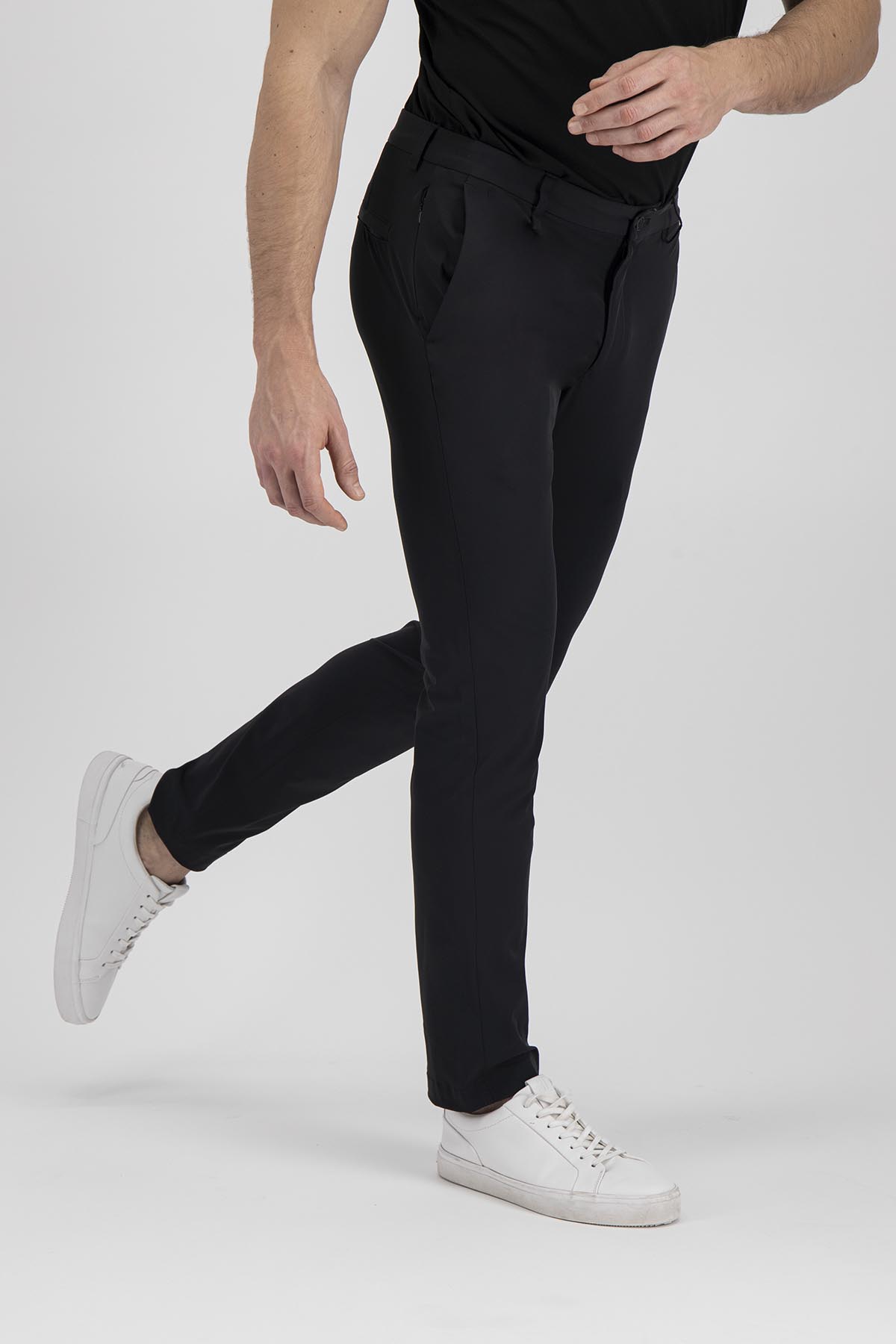 Pantalón Casual Roberts Red Color Negro Slim Fit