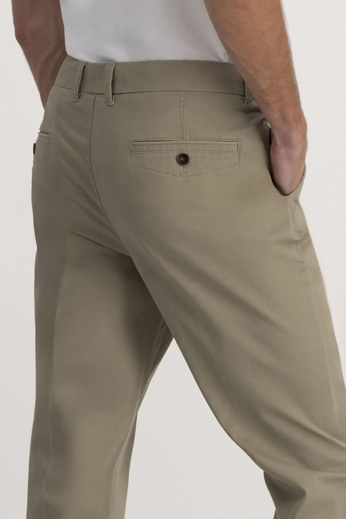 Pantalón Casual Roberts Beige Contemporary Fit