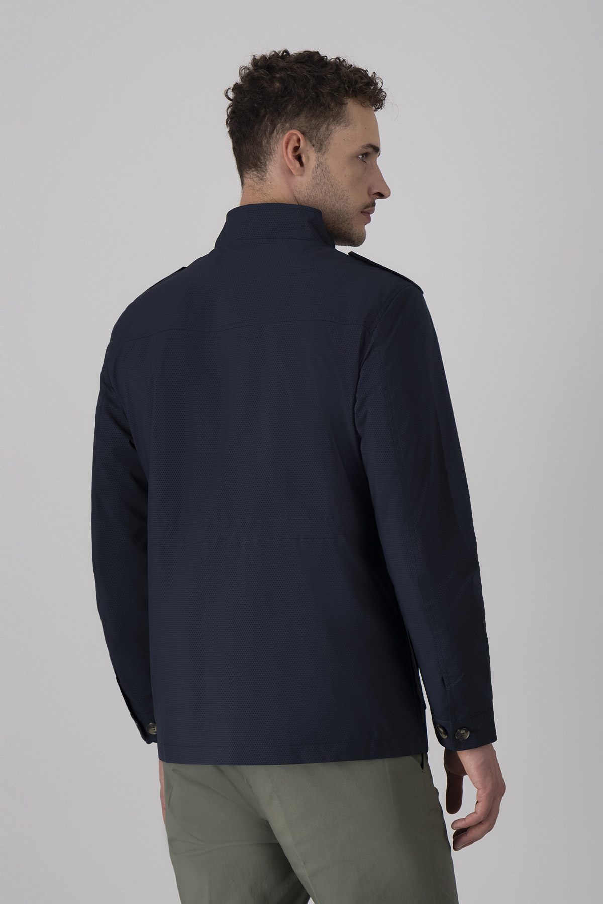 Chamarra Ligera Regular Fit