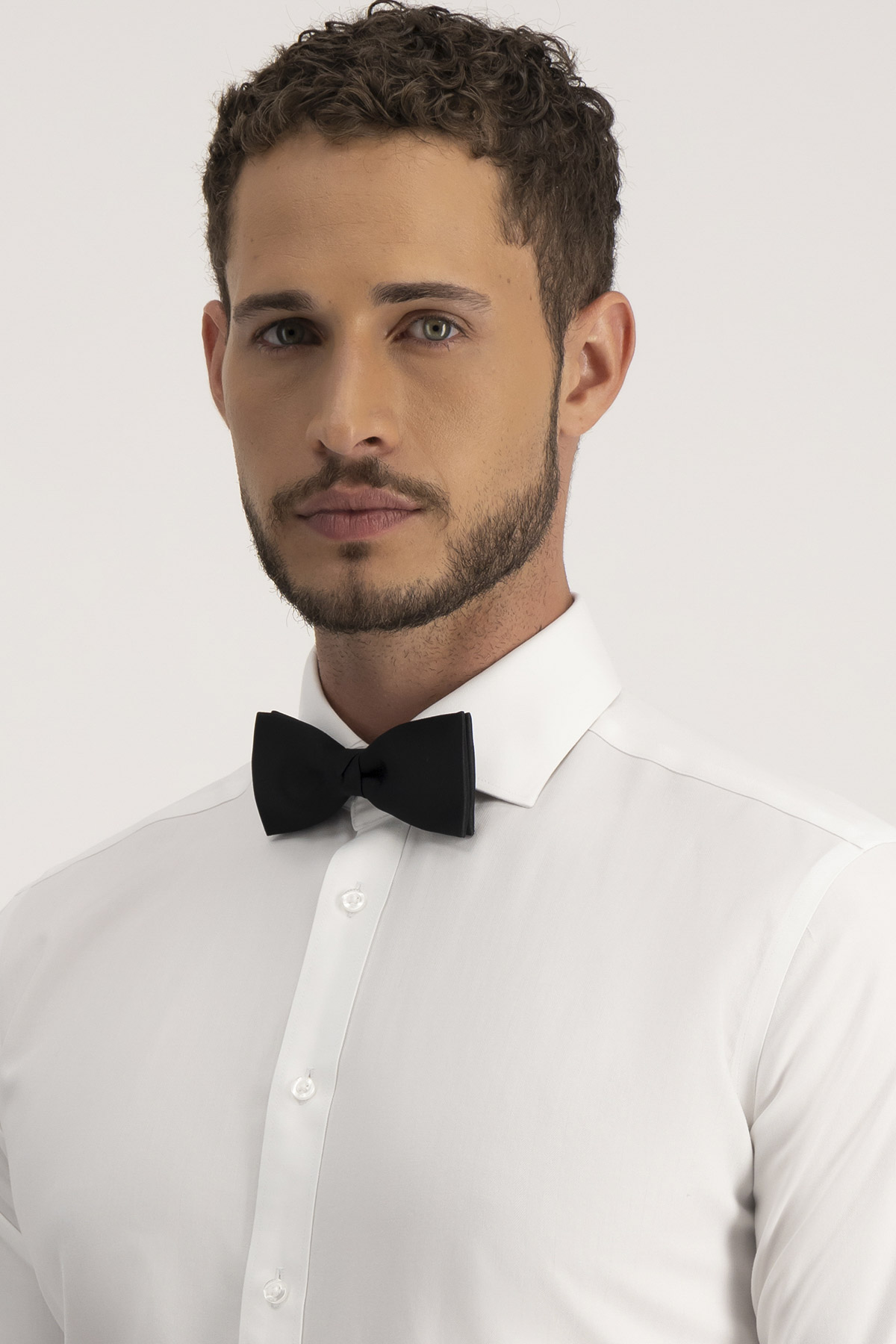 Camisa Formal Easy Care Roberts Slim Fit Blanco Negro image number 2