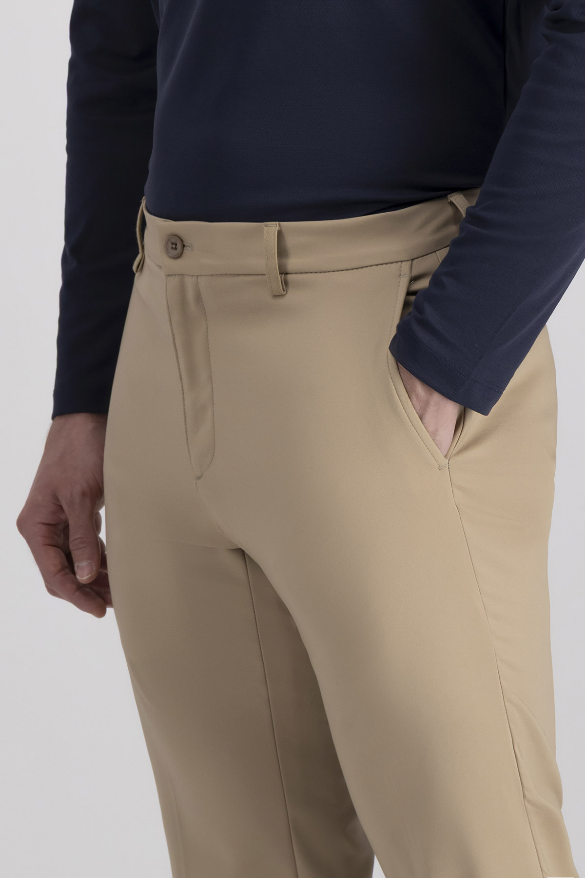 Pantalón Anatomic Technology Slim Fit image number 2