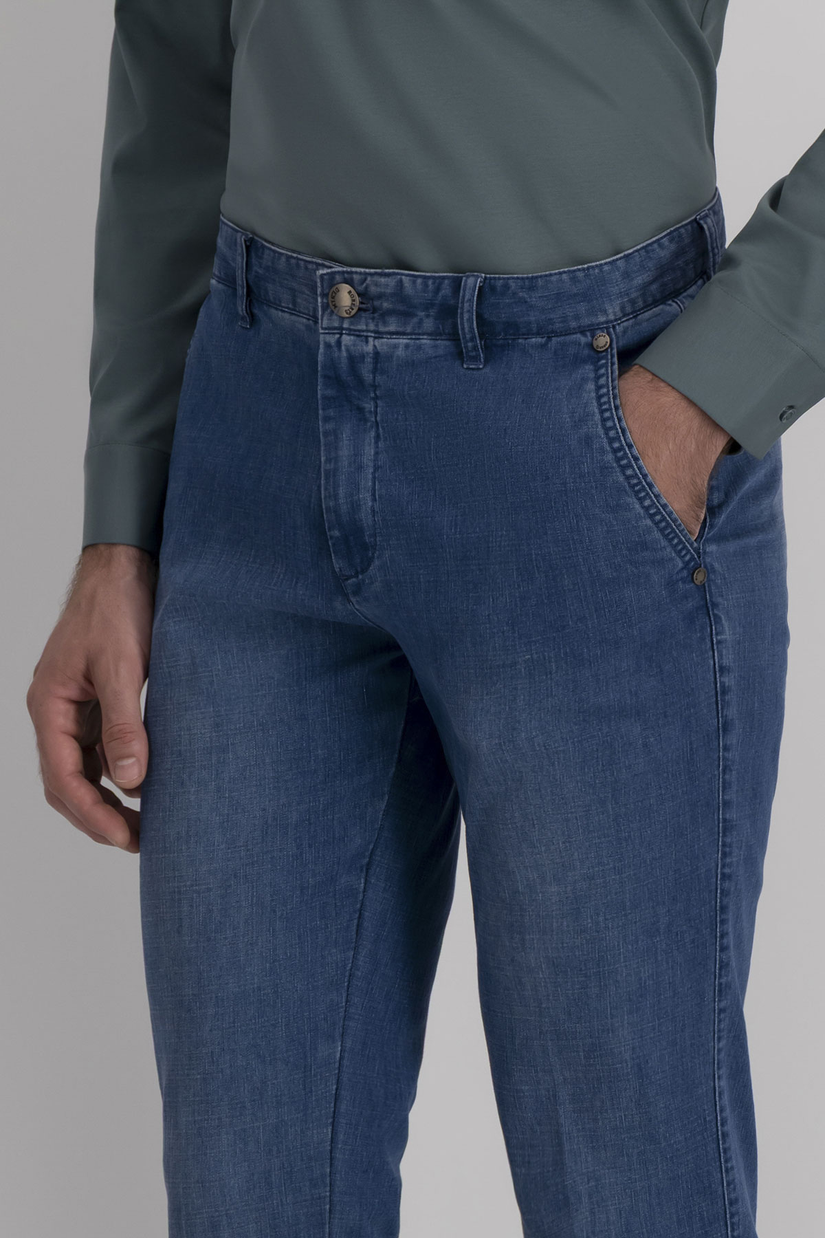 Pantalón Denim Contemporary image number 1