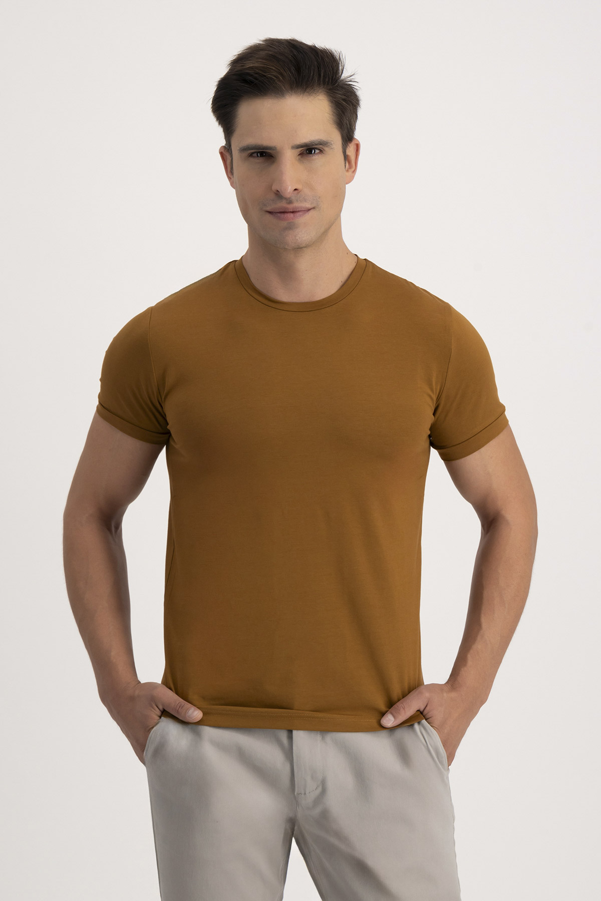 Playera ANATOMIC TECHNOLOGY Roberts Red Café Slim Fit