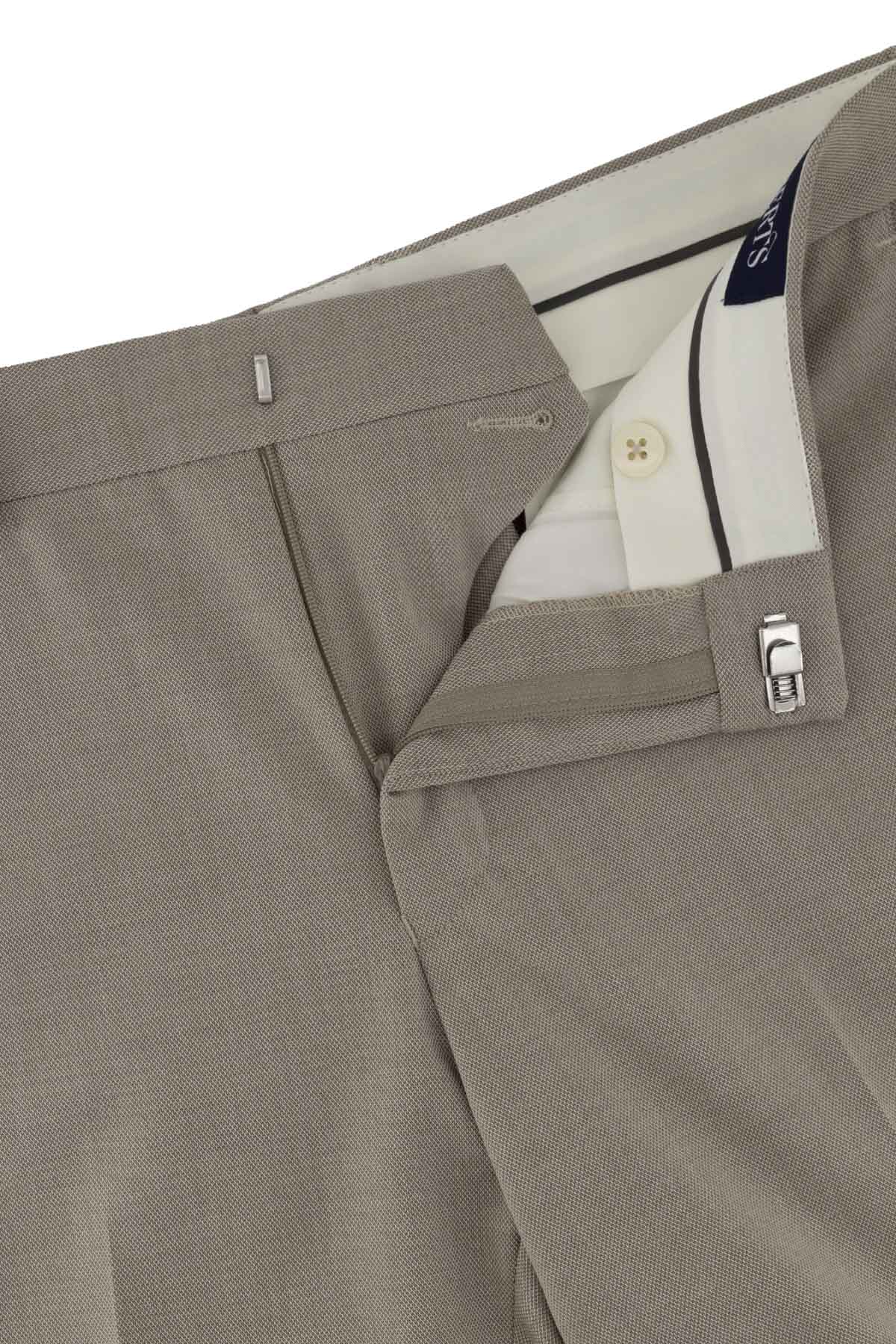 Pantalón Formal Color Beige Slim Fit