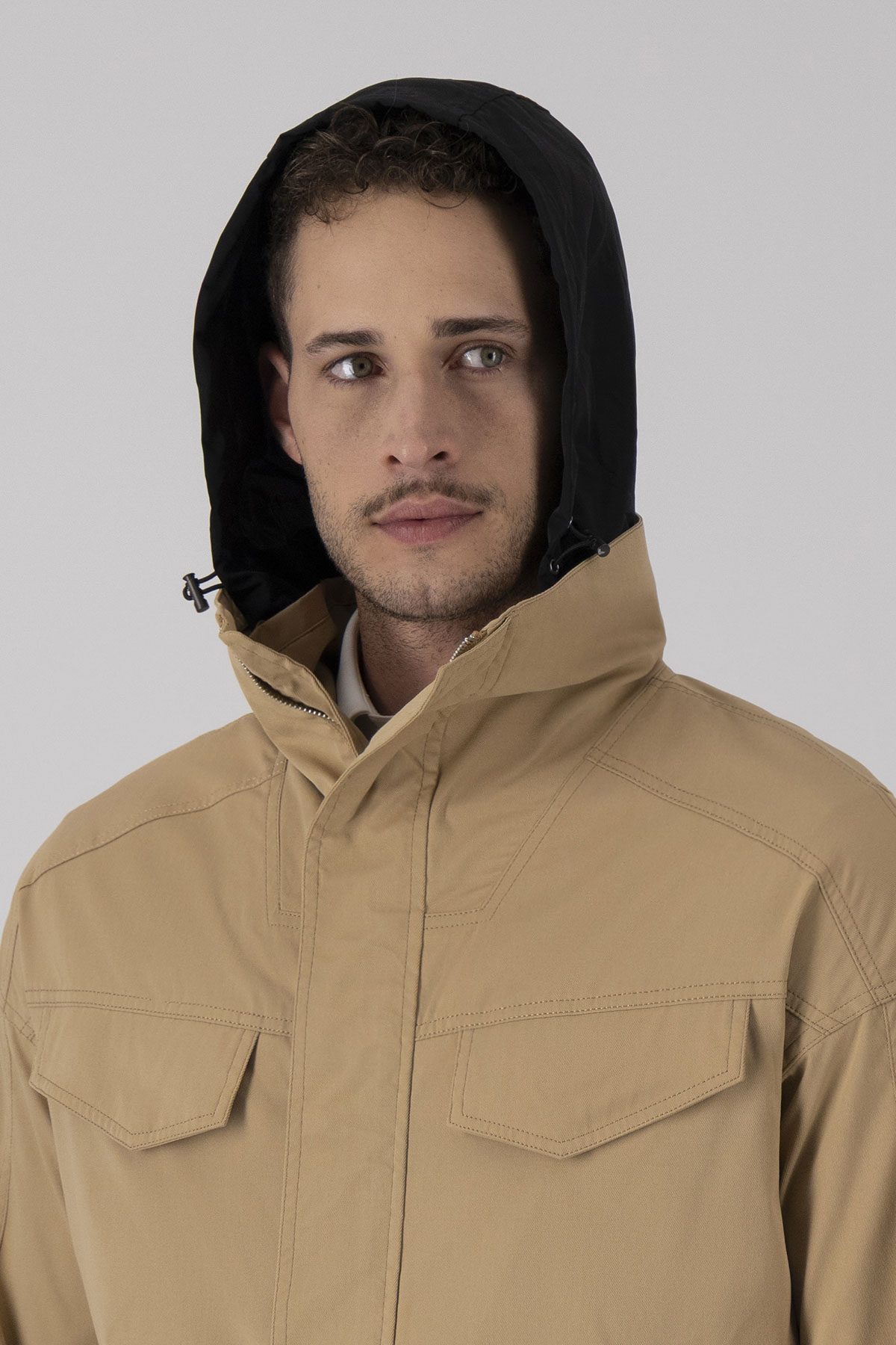 Chamarra Ligera Regular Fit