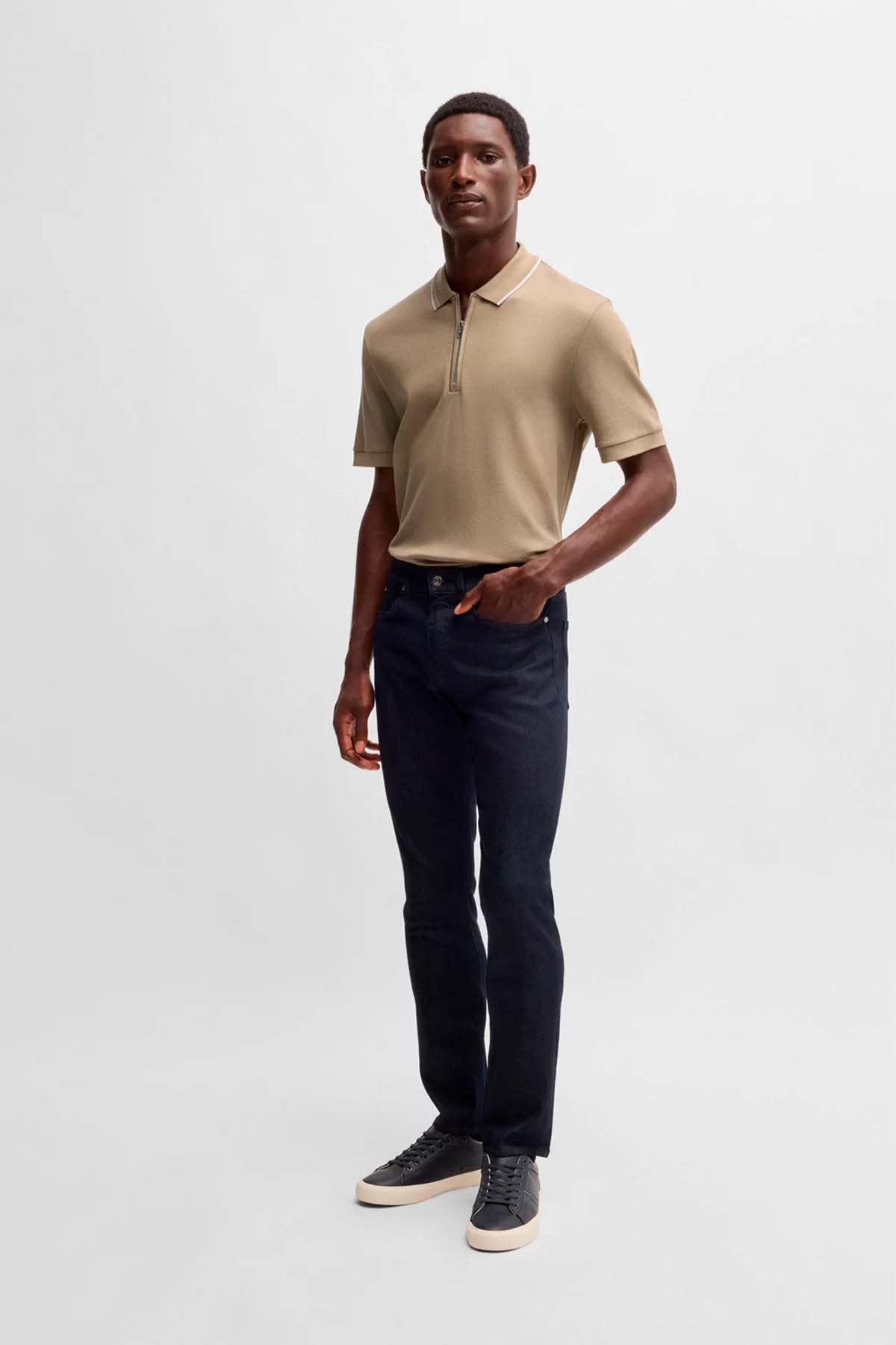 Polo de algodón estructurado con tapeta de cremallera