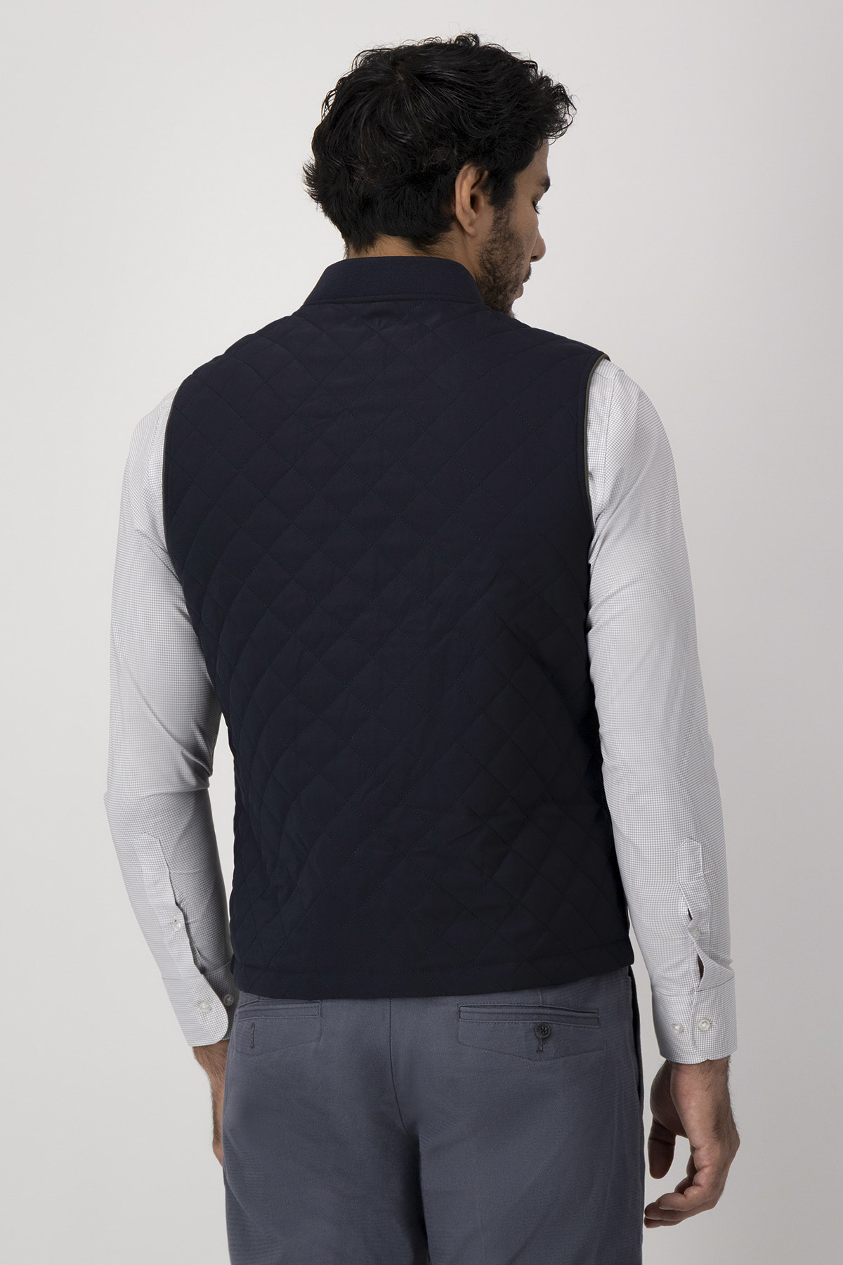 Chaleco Reversible Modern Fit image number 6