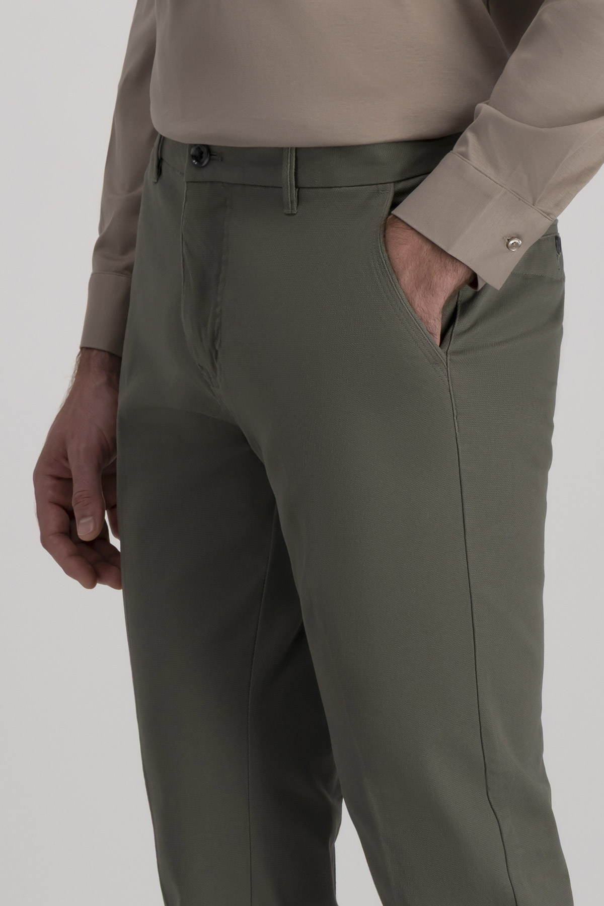 Pantalón Contemporary image number 1