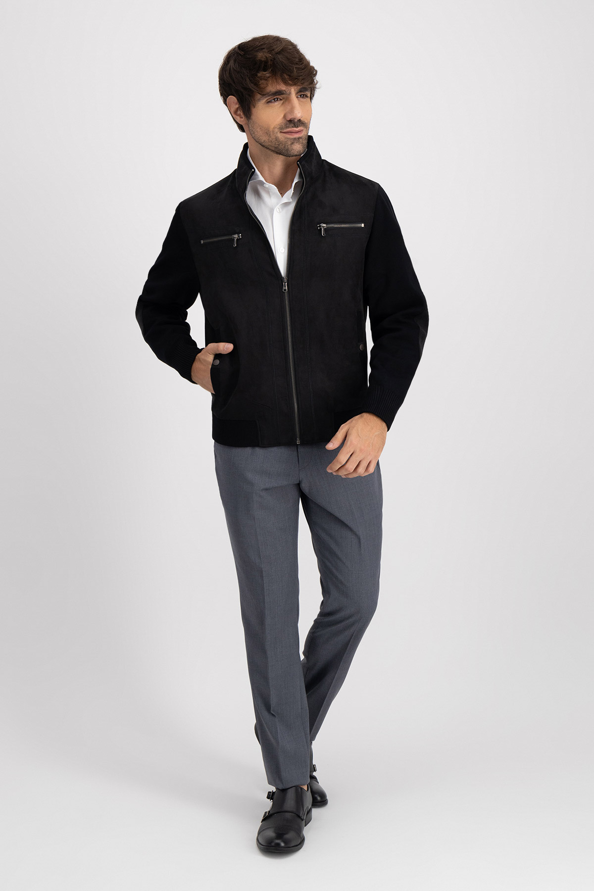 Chamarra Roberts Color Negro Contemporary Fit