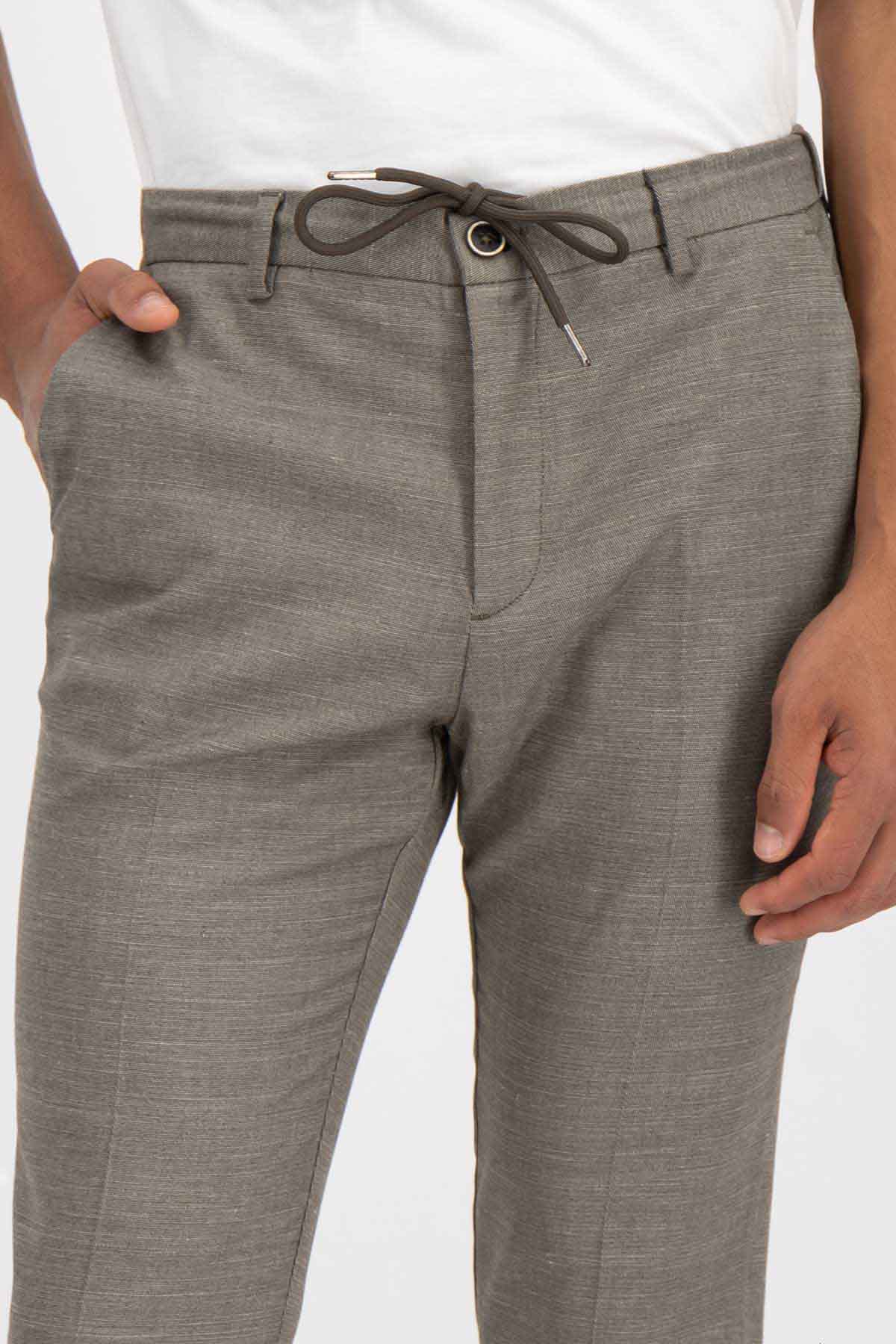 Pantalón Casual Roberts Red Slim Fit