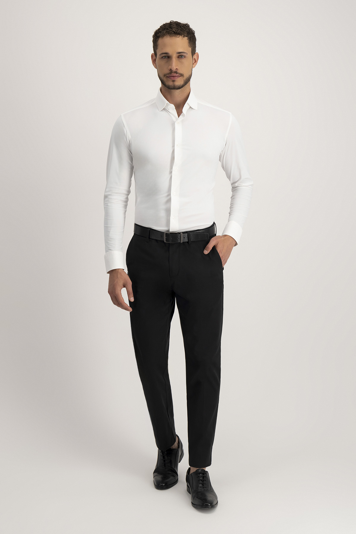 Pantalón Casual Roberts Negro Slim Fit