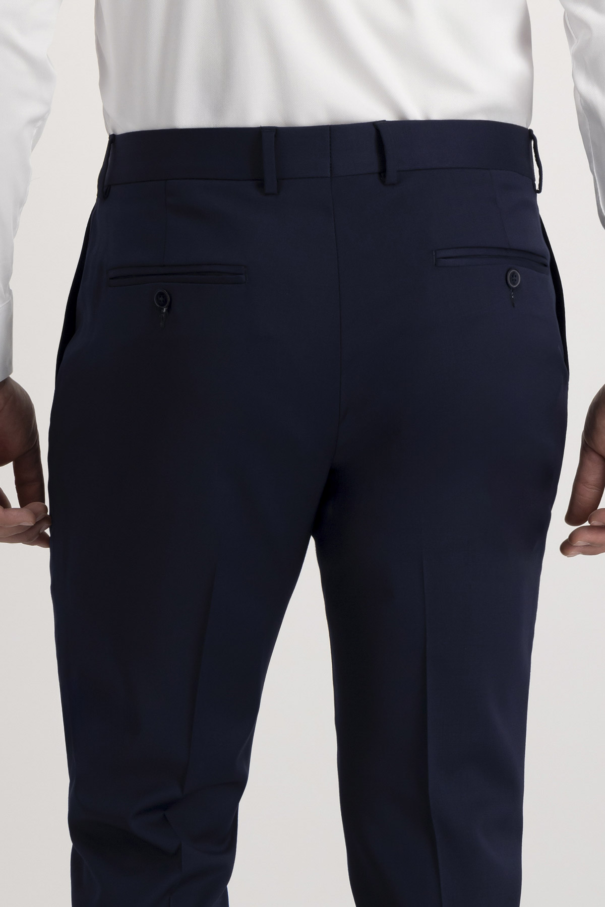 Pantalón Roberts Color azul marino Slim fit