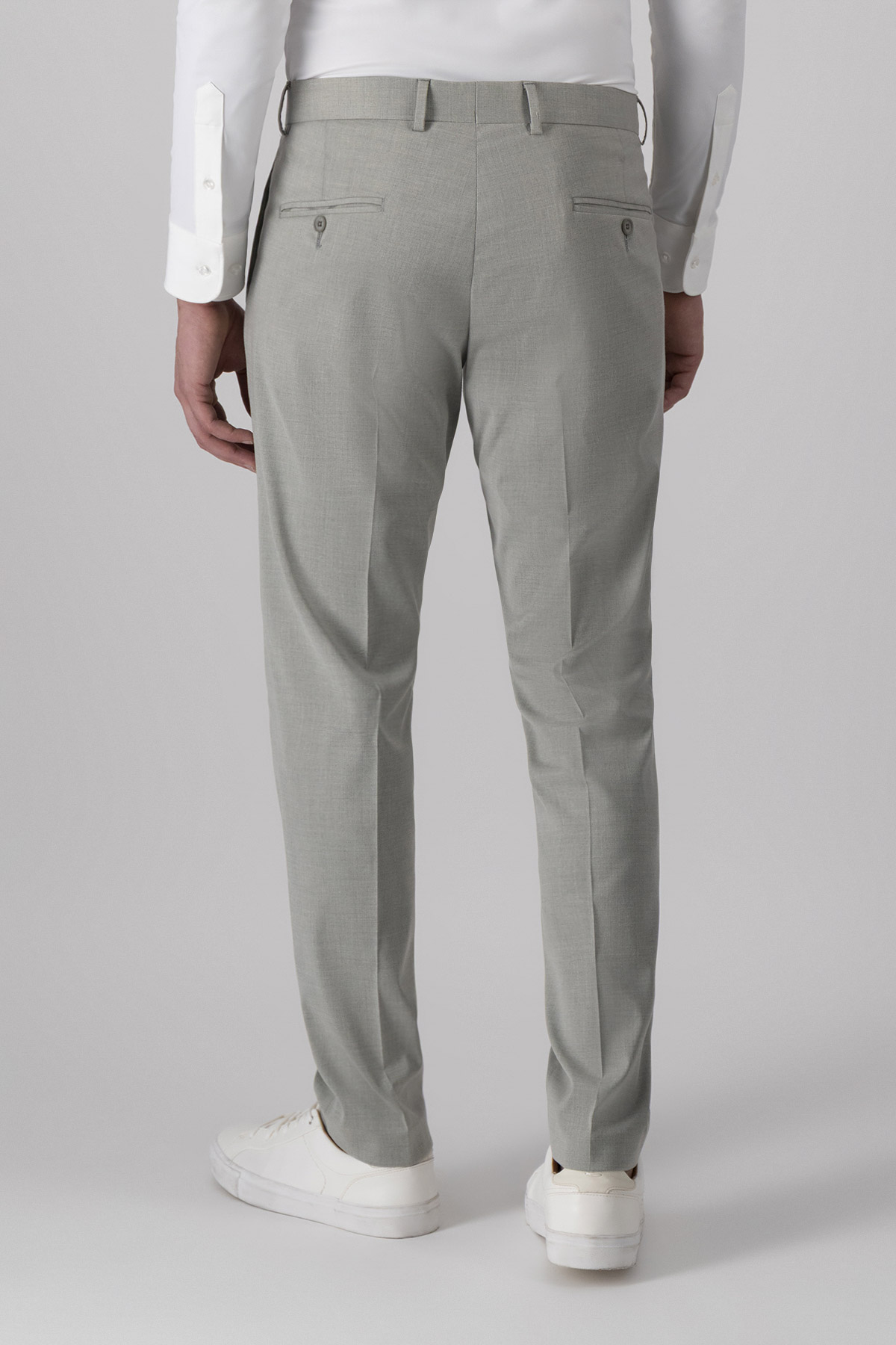 traje roberts red