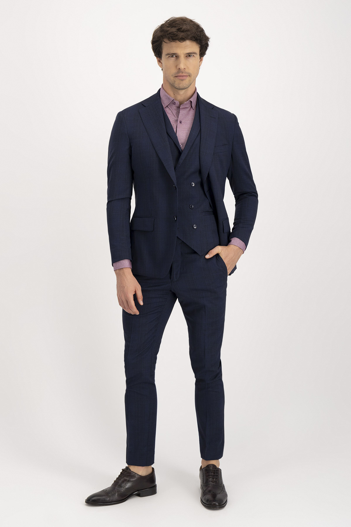 Roberts trajes hotsell