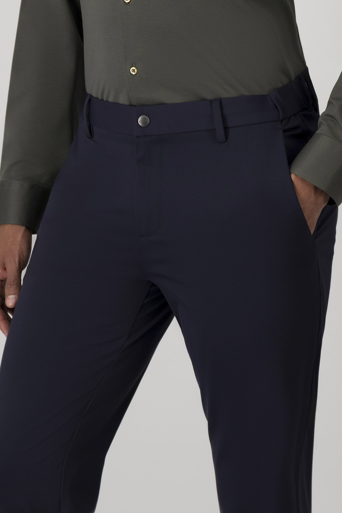 Pantalón Anatomic Technology Slim Fit image number 2