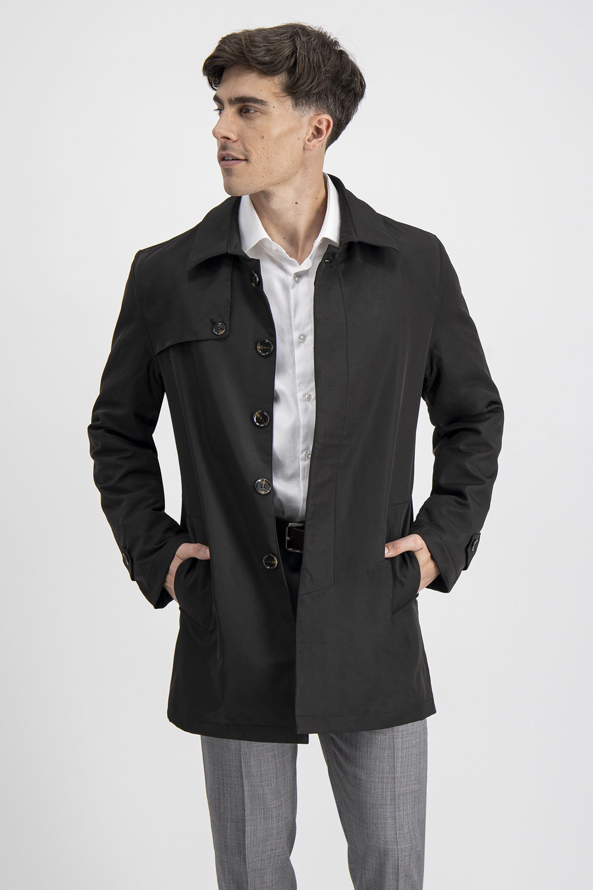 Gabardina Roberts Negra Regular Fit