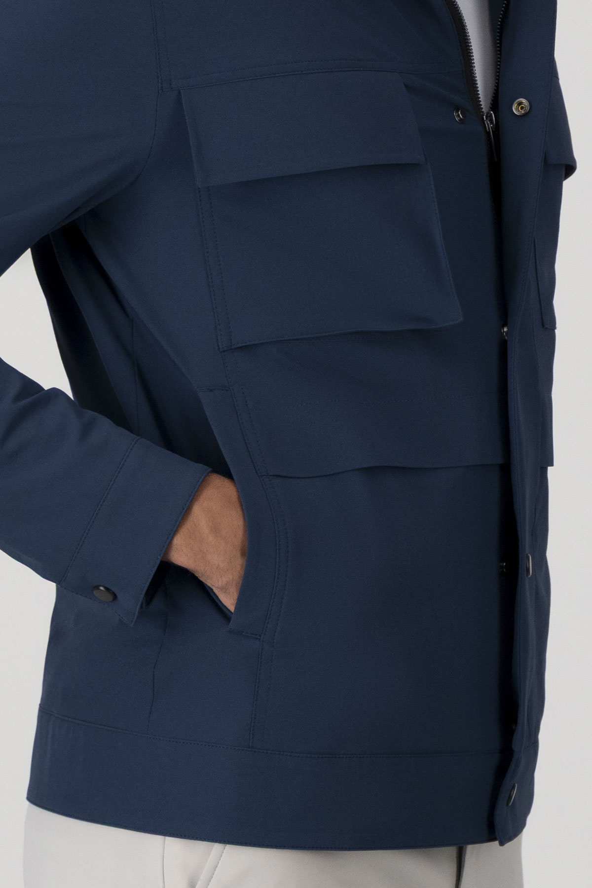 Chamarra Anatomic Technology Slim Fit image number 4