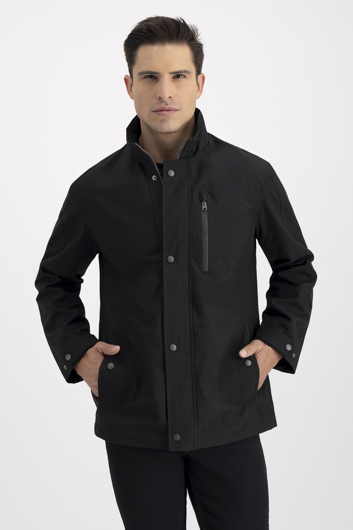 Chamarra LIGHT JACKET Negro Roberts Contemporary Fit