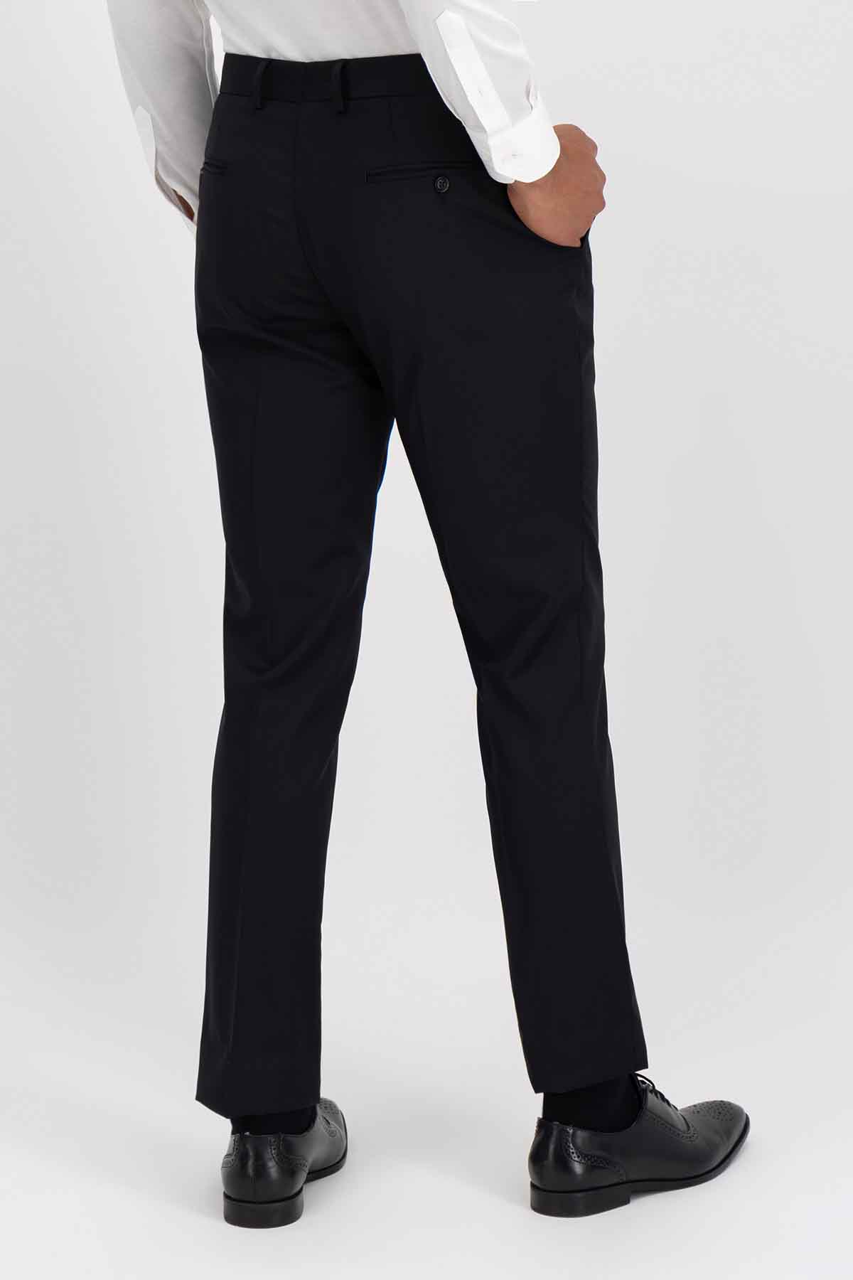 Traje Calderoni Color negro Contemporary fit