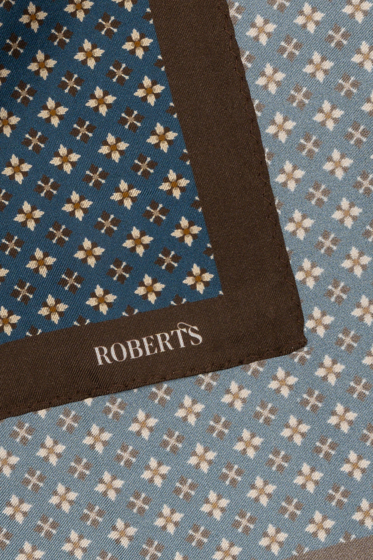 Pañuelo De Bolsillo De Seda Vino image number 2