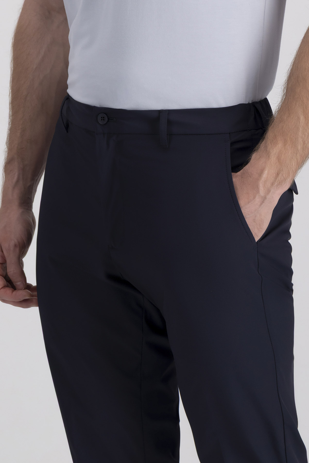 Pantalón Anatomic Technology Slim Fit image number 2